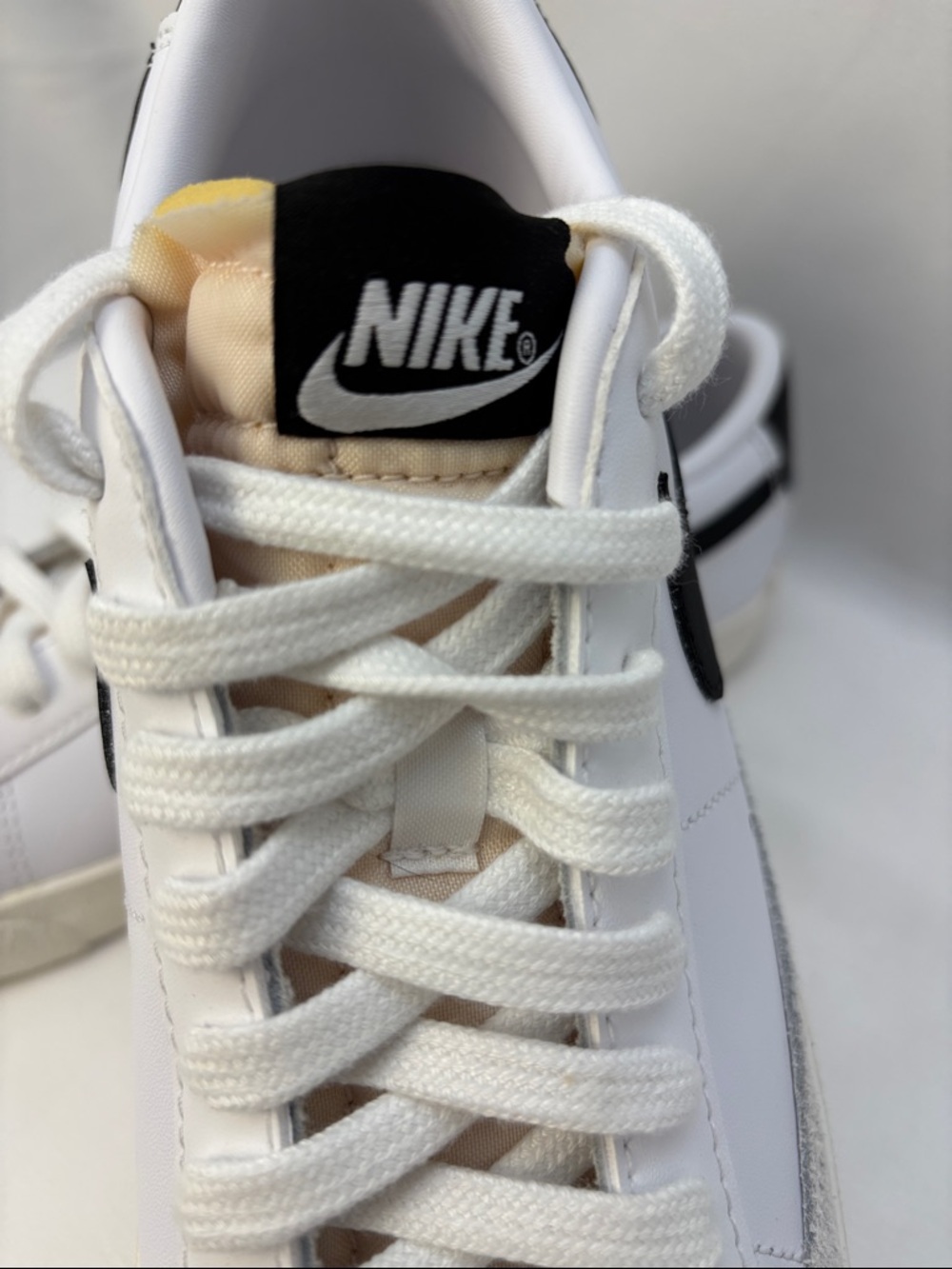 Nike Blazer Low ‘77 Women’s Sz8.5 New White with Black Swoosh Sneakers #323 - Picture 3 of 14